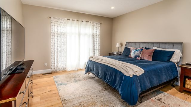 304 N Excalibur Drive, Carterville, IL 62918