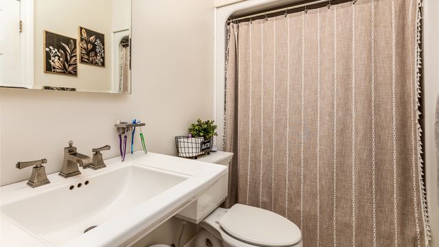 304 N Excalibur Drive, Carterville, IL 62918