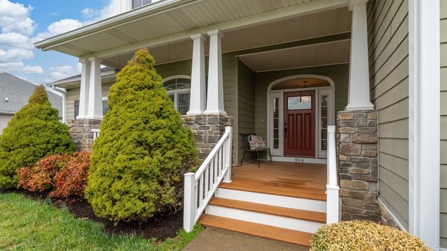 304 N Excalibur Drive, Carterville, IL 62918