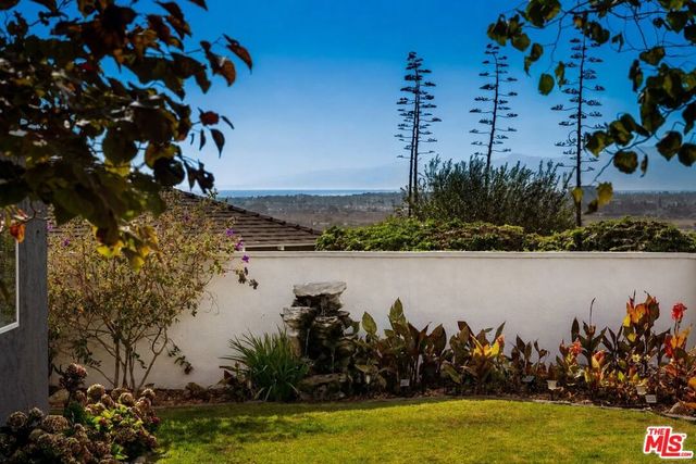 7811 Nardian Way, Los Angeles, CA 90045