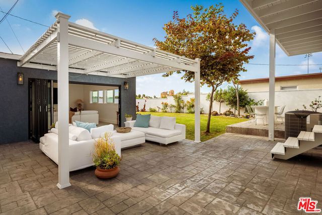 7811 Nardian Way, Los Angeles, CA 90045