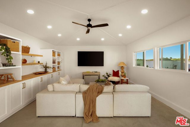 7811 Nardian Way, Los Angeles, CA 90045