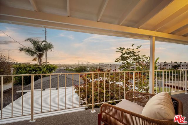 7811 Nardian Way, Los Angeles, CA 90045