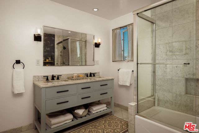 7811 Nardian Way, Los Angeles, CA 90045