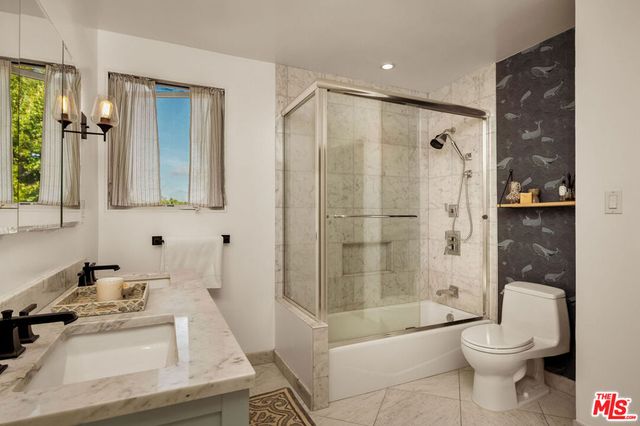 7811 Nardian Way, Los Angeles, CA 90045