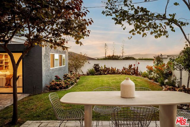 7811 Nardian Way, Los Angeles, CA 90045
