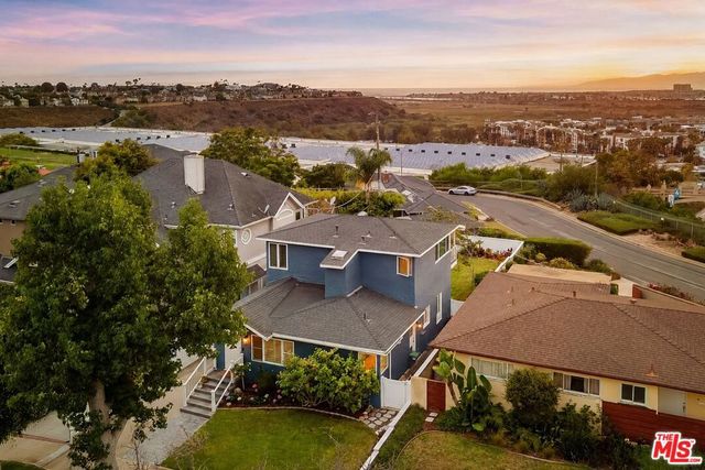 7811 Nardian Way, Los Angeles, CA 90045