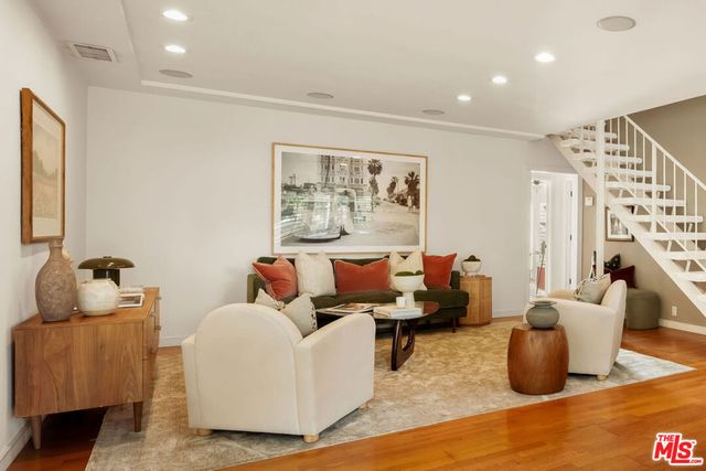 7811 Nardian Way, Los Angeles, CA 90045