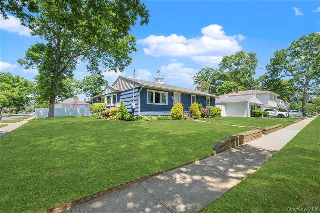 3 Cherry Street, Massapequa, NY 11758