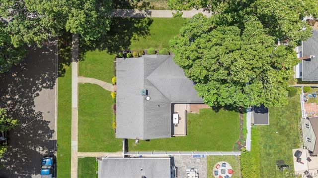 3 Cherry Street, Massapequa, NY 11758
