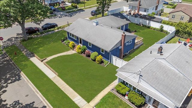 3 Cherry Street, Massapequa, NY 11758