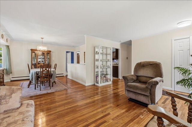 3 Cherry Street, Massapequa, NY 11758