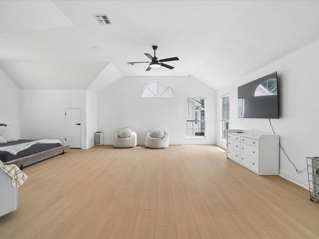 409 Baldwin Street, Grand Prairie, TX 75052