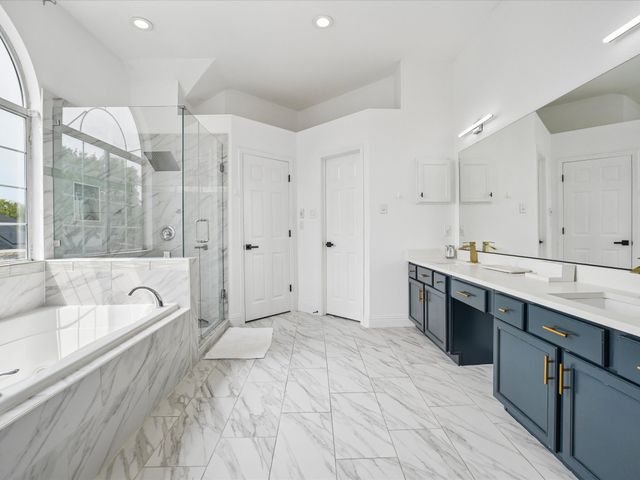 409 Baldwin Street, Grand Prairie, TX 75052