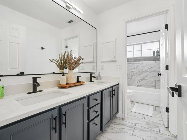 409 Baldwin Street, Grand Prairie, TX 75052