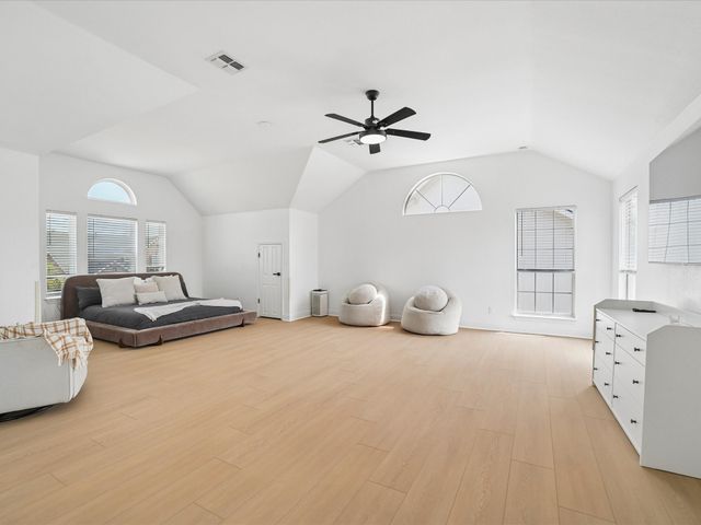 409 Baldwin Street, Grand Prairie, TX 75052