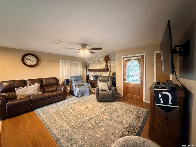 767 Happy Hollow Dr, Bandera, TX 78003