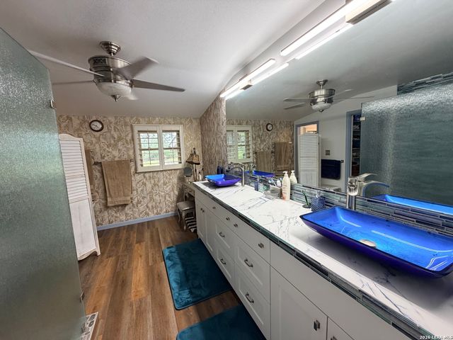 767 Happy Hollow Dr, Bandera, TX 78003
