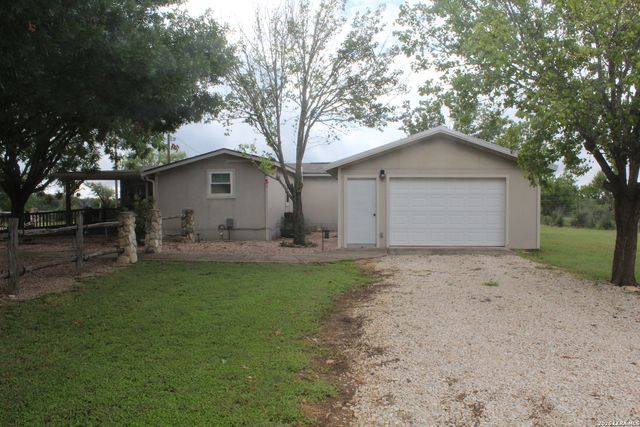 767 Happy Hollow Dr, Bandera, TX 78003