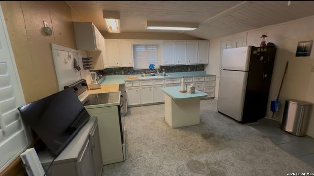 767 Happy Hollow Dr, Bandera, TX 78003