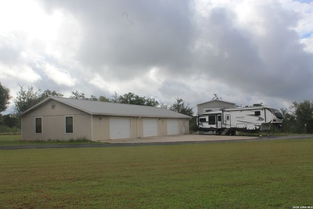 767 Happy Hollow Dr, Bandera, TX 78003