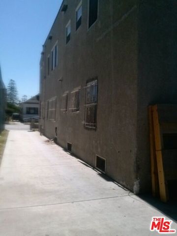 673 E 50th Street, Los Angeles, CA 90011