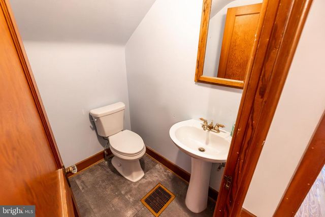 406 ALLEGHENY AVE, Hanover, PA 17331