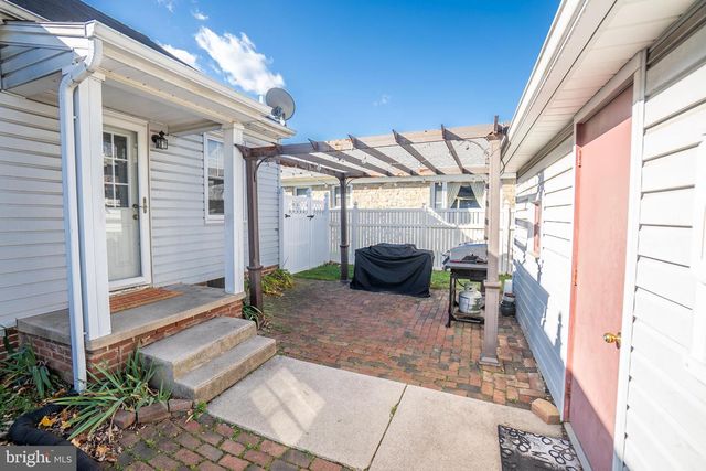 406 ALLEGHENY AVE, Hanover, PA 17331