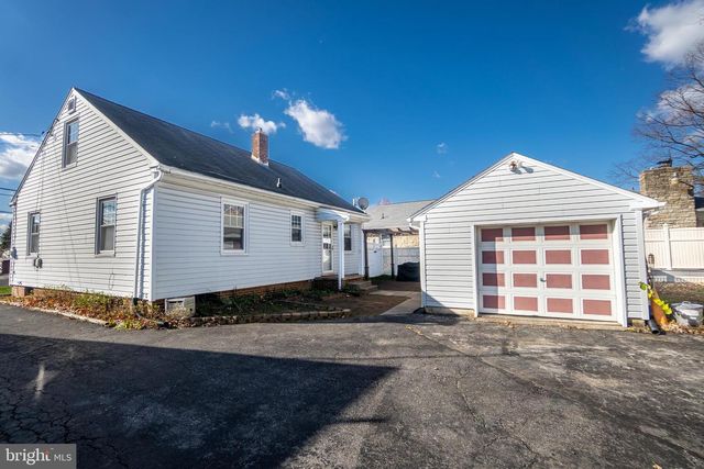 406 ALLEGHENY AVE, Hanover, PA 17331