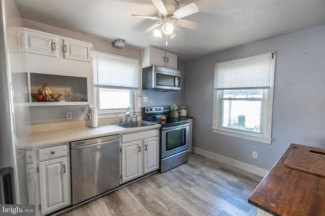 406 ALLEGHENY AVE, Hanover, PA 17331