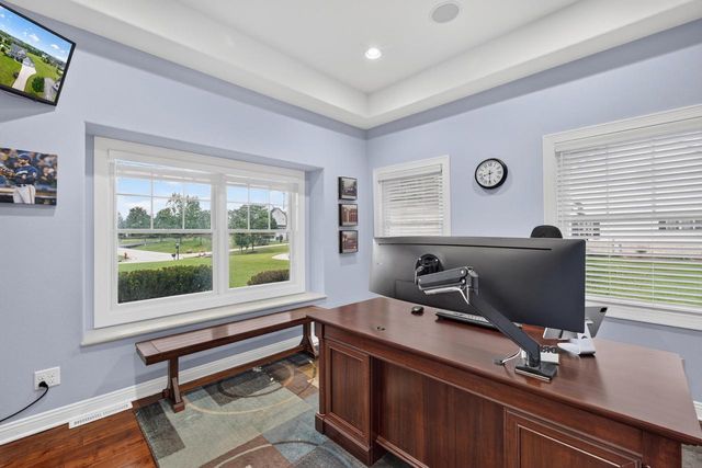1347 W Stillwater CIRCLE, Mequon, WI 53092