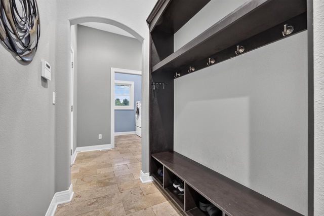 1347 W Stillwater CIRCLE, Mequon, WI 53092