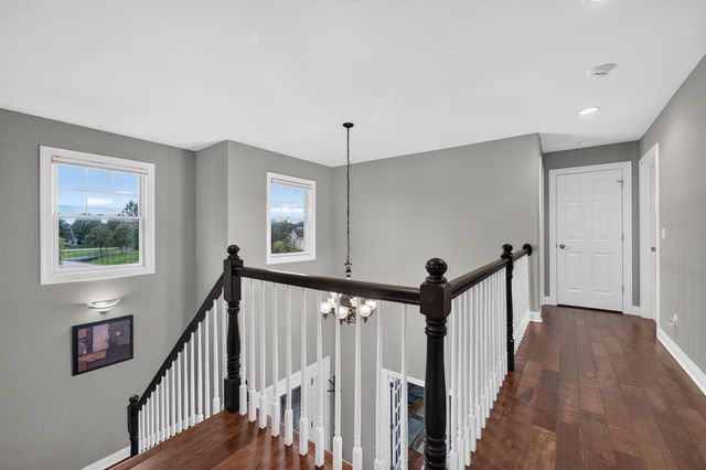 1347 W Stillwater CIRCLE, Mequon, WI 53092