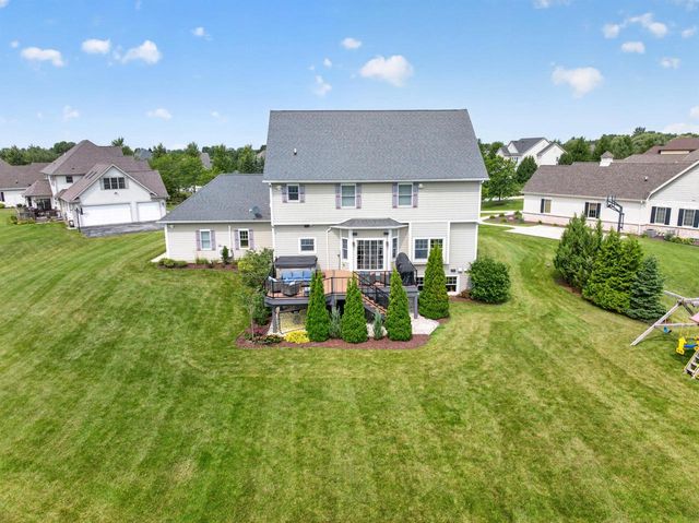 1347 W Stillwater CIRCLE, Mequon, WI 53092