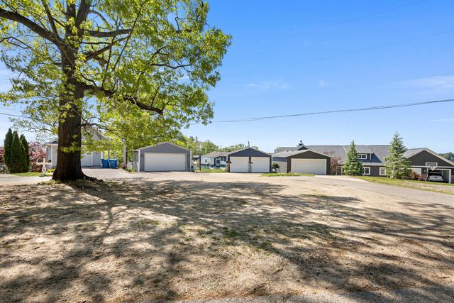 1304 N Eagle Lake Drive, Texas Twp, MI 49009