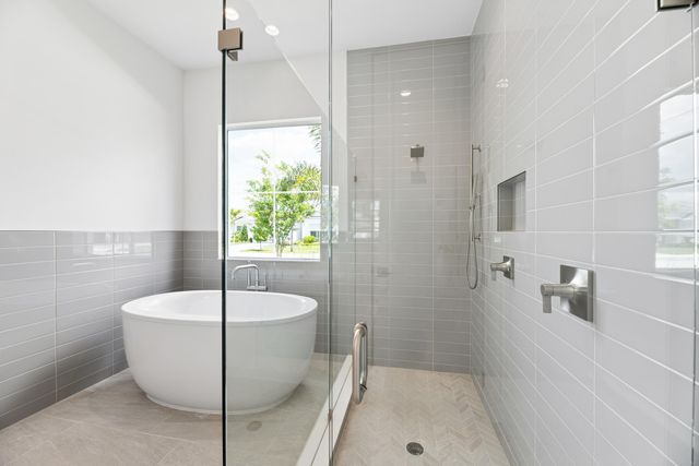 10118 Driftwood Way, Palm Beach Gardens, FL 33412