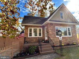 836 E BROAD ST, Gibbstown, NJ 08027