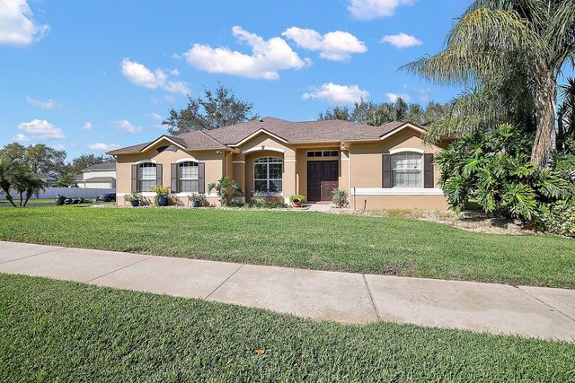 2847 MAJESTIC ISLE DR, Clermont, FL 34711
