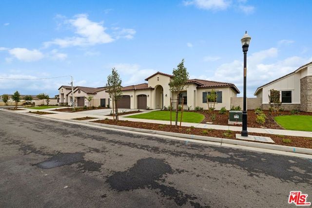 3612 Pathway Court, Bakersfield, CA 93311