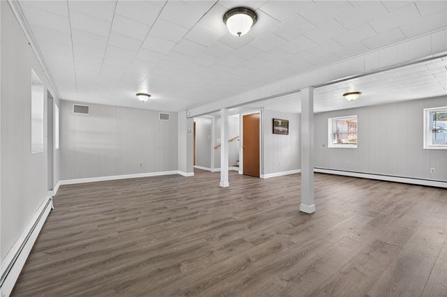 27 Wenscott Lane, North Providence, RI 02904