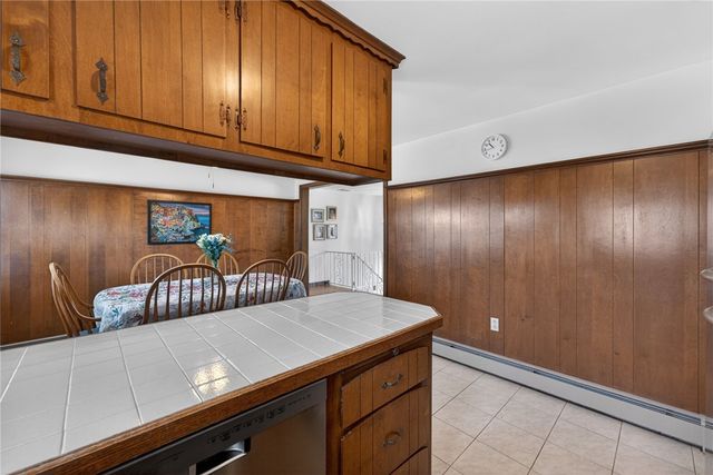 27 Wenscott Lane, North Providence, RI 02904