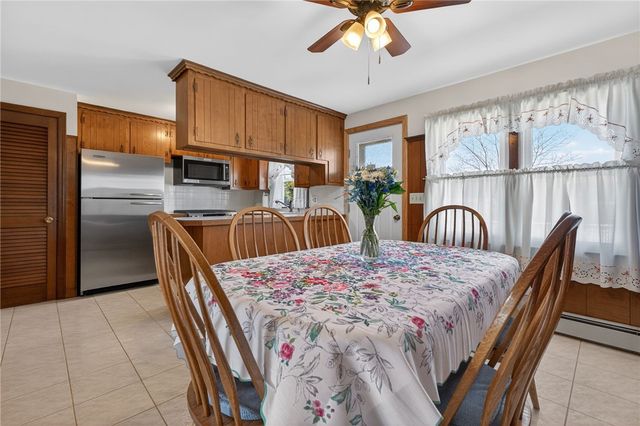 27 Wenscott Lane, North Providence, RI 02904