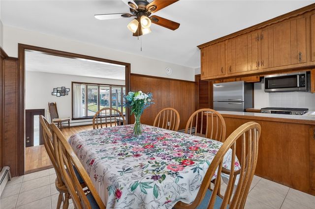 27 Wenscott Lane, North Providence, RI 02904