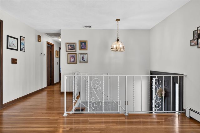 27 Wenscott Lane, North Providence, RI 02904