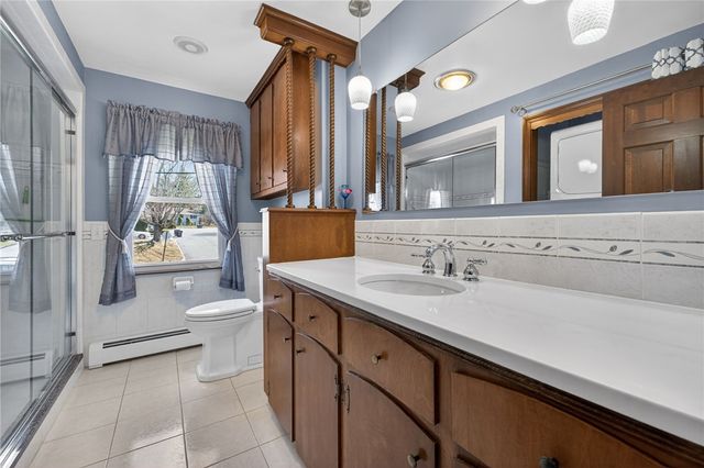 27 Wenscott Lane, North Providence, RI 02904