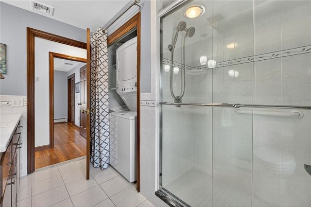 27 Wenscott Lane, North Providence, RI 02904