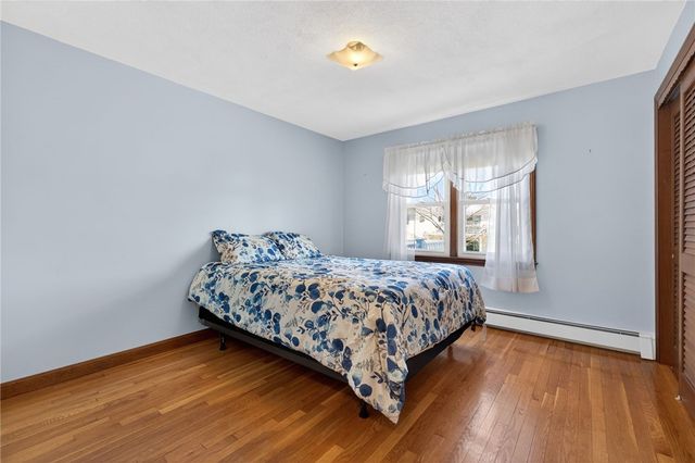 27 Wenscott Lane, North Providence, RI 02904