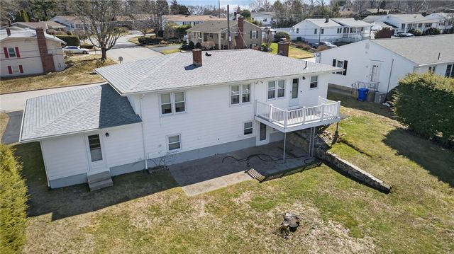 27 Wenscott Lane, North Providence, RI 02904