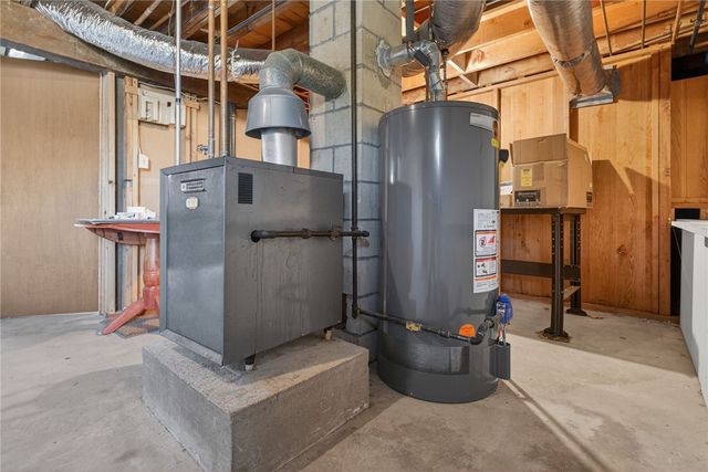 27 Wenscott Lane, North Providence, RI 02904