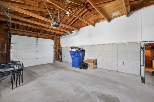 27 Wenscott Lane, North Providence, RI 02904